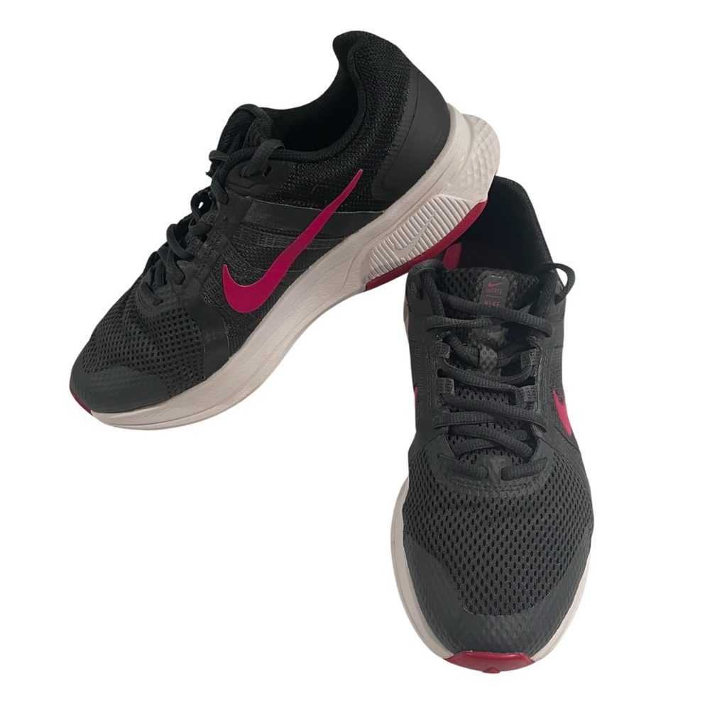 Nike Run Swift 2 Running Shoes Women’s 9.5 Black/Berry Athletic Sneaker Walking